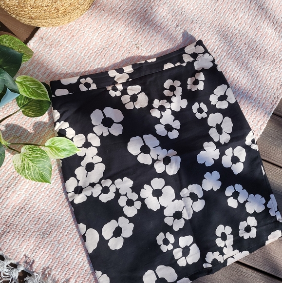 LOFT black and white skirt - Picture 2 of 5
